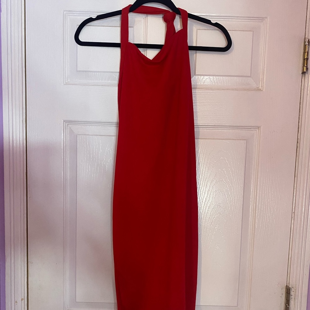 Red fitted bellow the knee dress